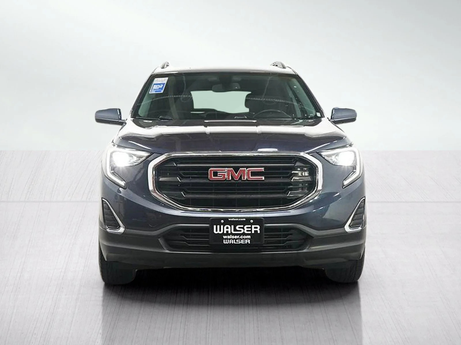 Used 2019 BLUE STEEL METALLIC GMC SLE image 8