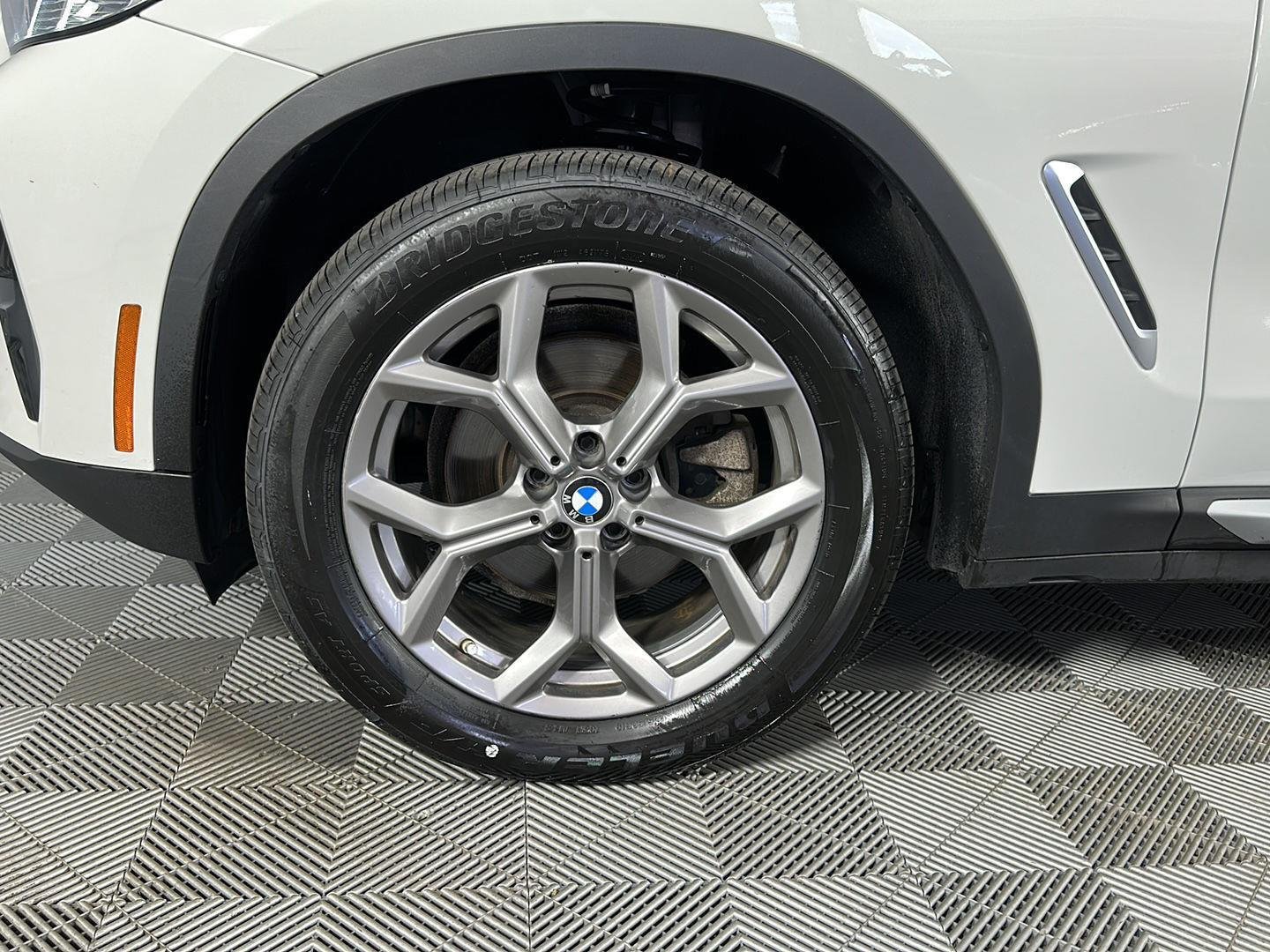 Used 2022 Alpine White BMW xDrive30i image 8