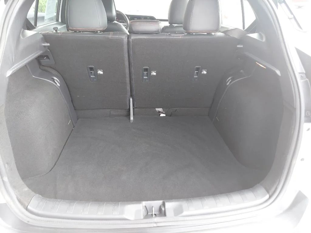 Certified Used 2020 White Nissan SR image 35