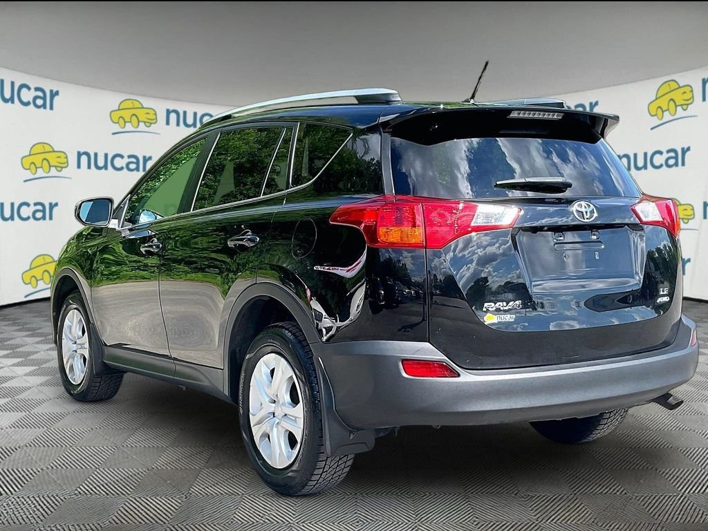 Used 2013 Black Toyota LE image 4