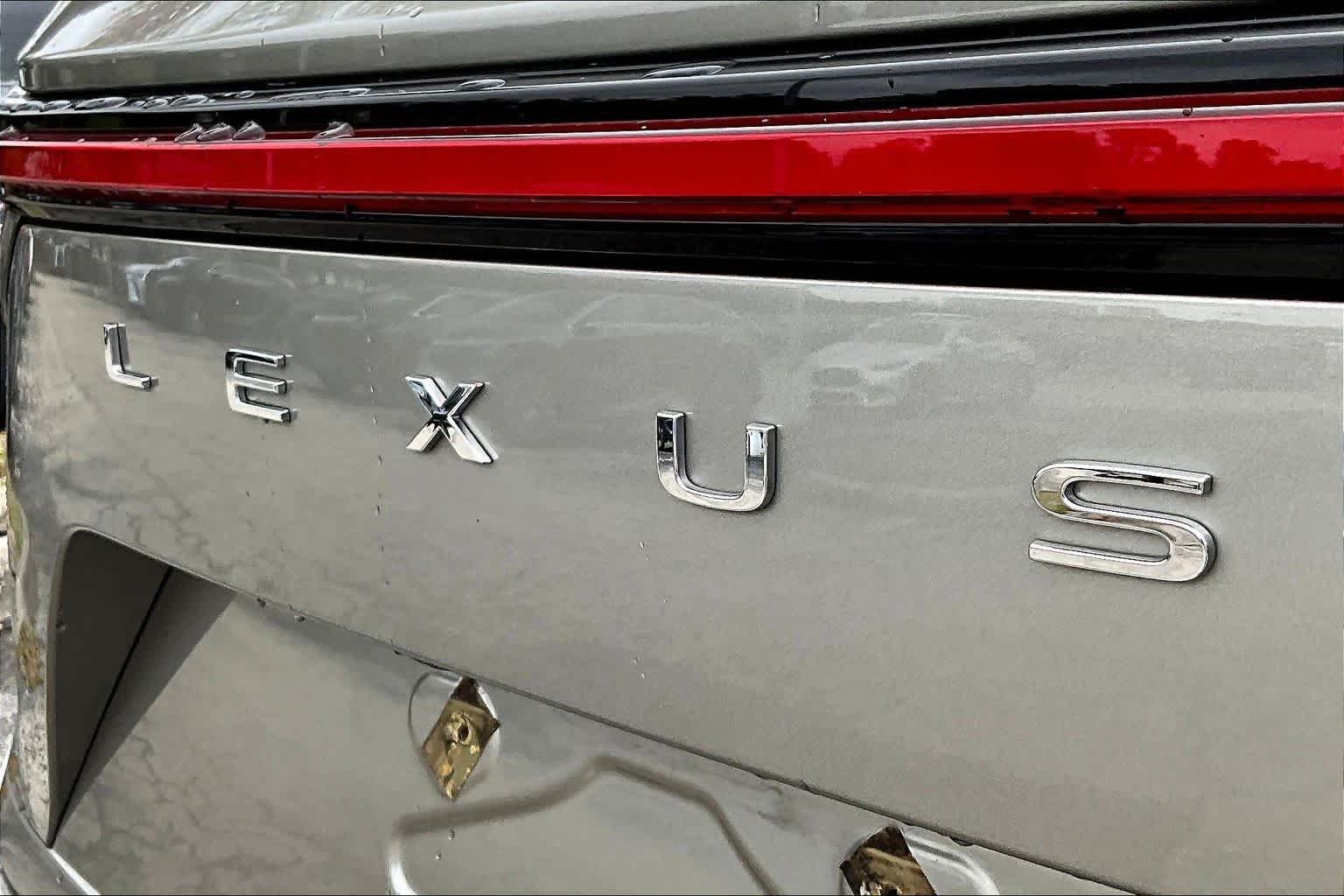 Used 2023 Atomic Silver Lexus Premium image 60