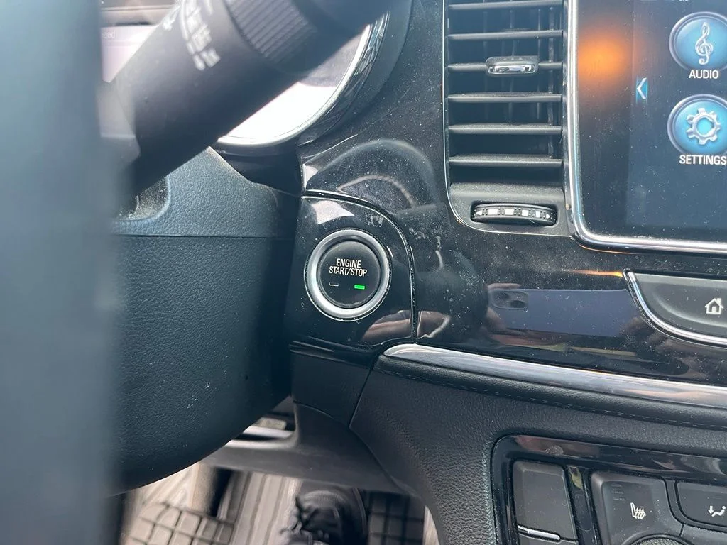 Used 2020 Black Buick Essence image 15