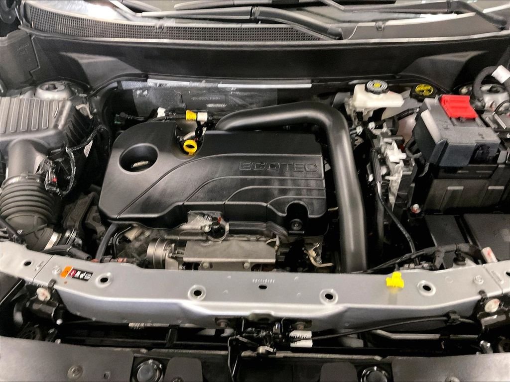 Used 2025 Sterling Gray Metallic Chevrolet LT image 29