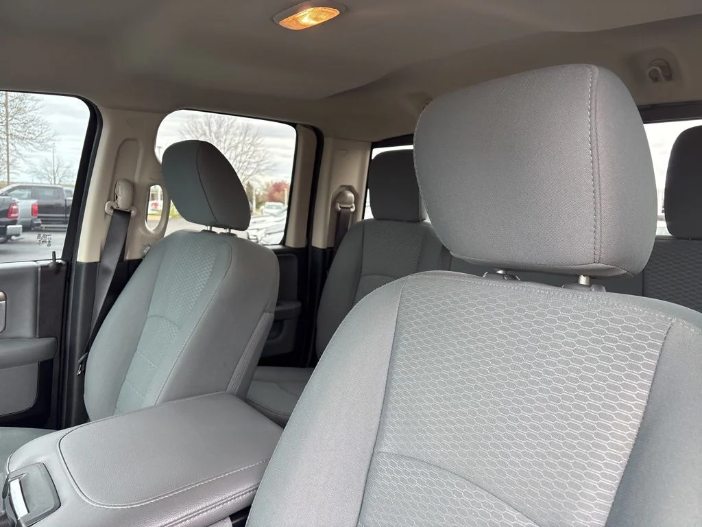 Used 2017 Delmonico Red Pearlcoat Ram SLT image 13