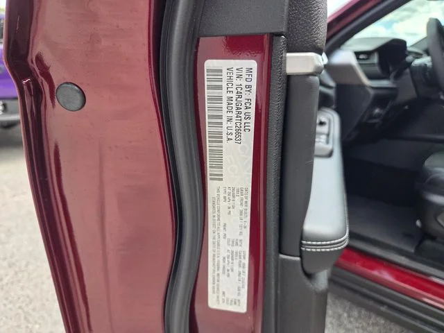 New 2026 Velvet Red Pearl-Coat Exterior Paint Jeep Altitude image 18