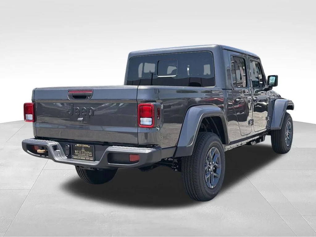 New 2026 Granite Crystal Metallic Clear-Coat Exterior Paint Jeep  image 8