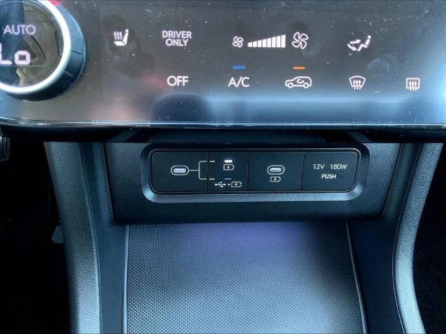 Used 2025 Gray Hyundai SEL Convenience image 18