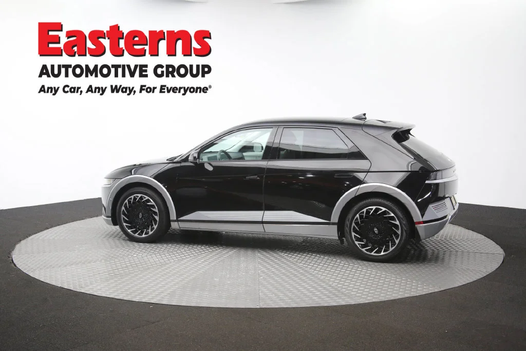 Used 2023 Black Hyundai Limited image 66