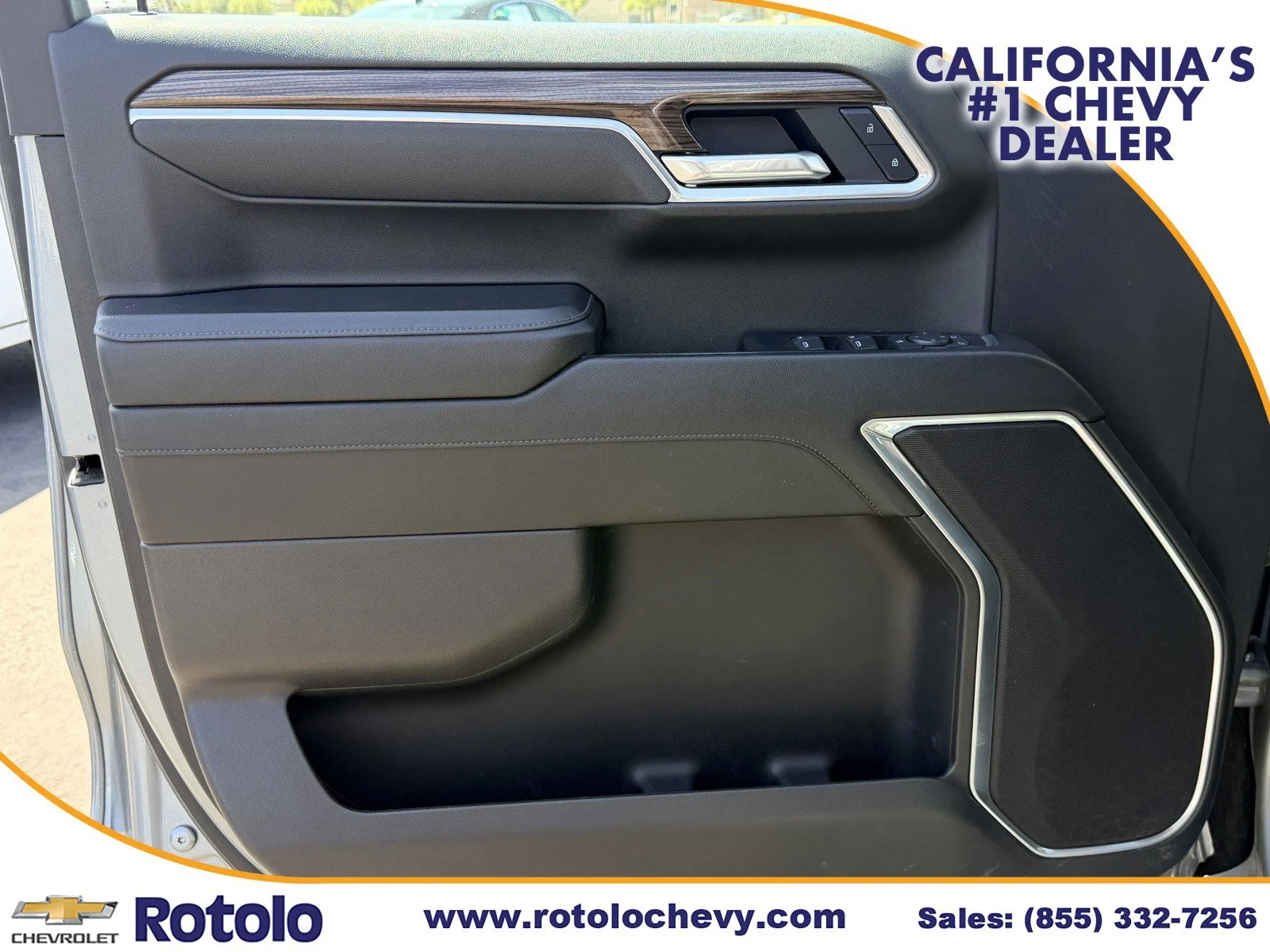 Used 2025 Sterling Gray Metallic Chevrolet LT image 18