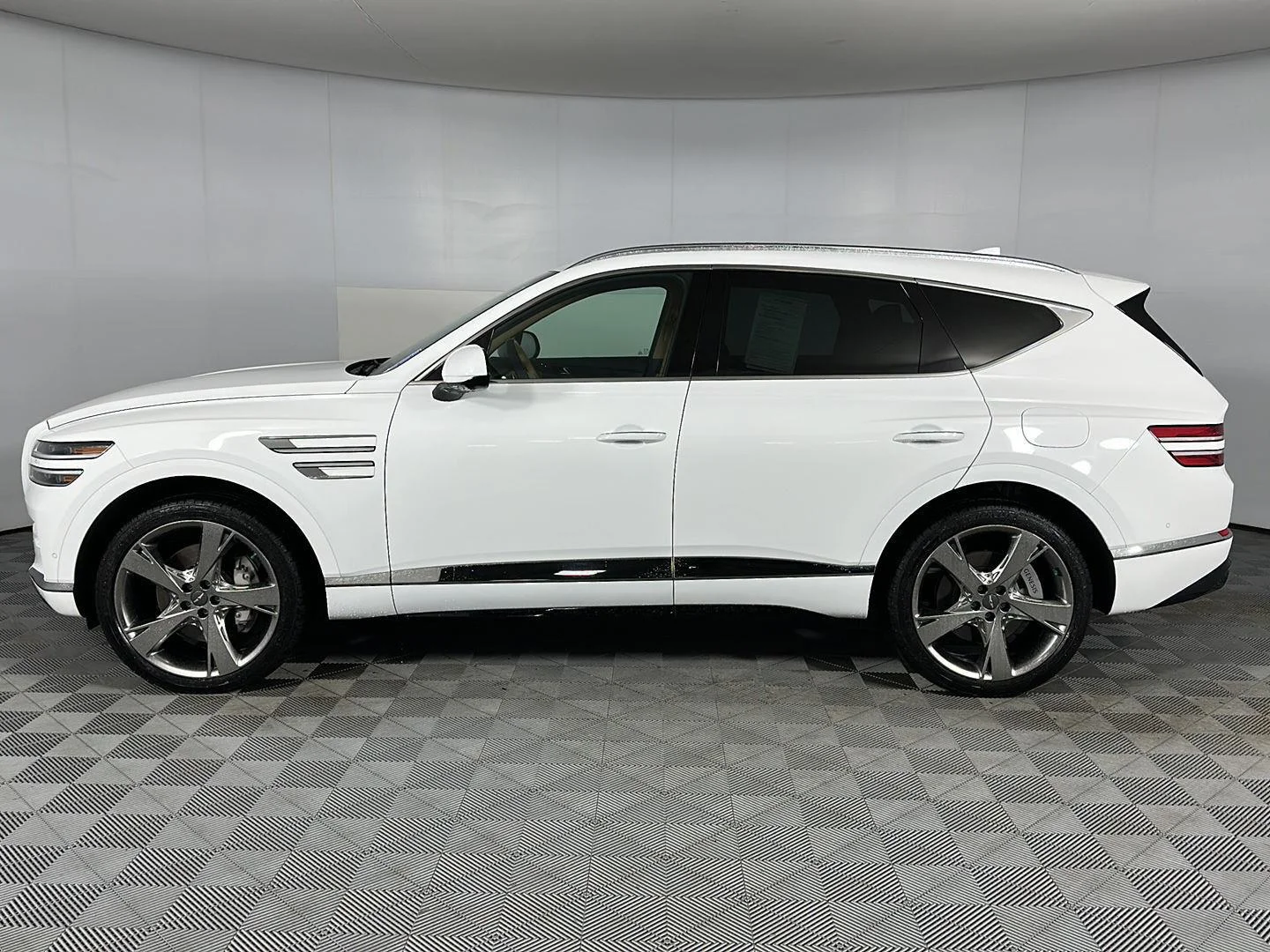 Used 2023 Alta White Genesis 3.5T image 7