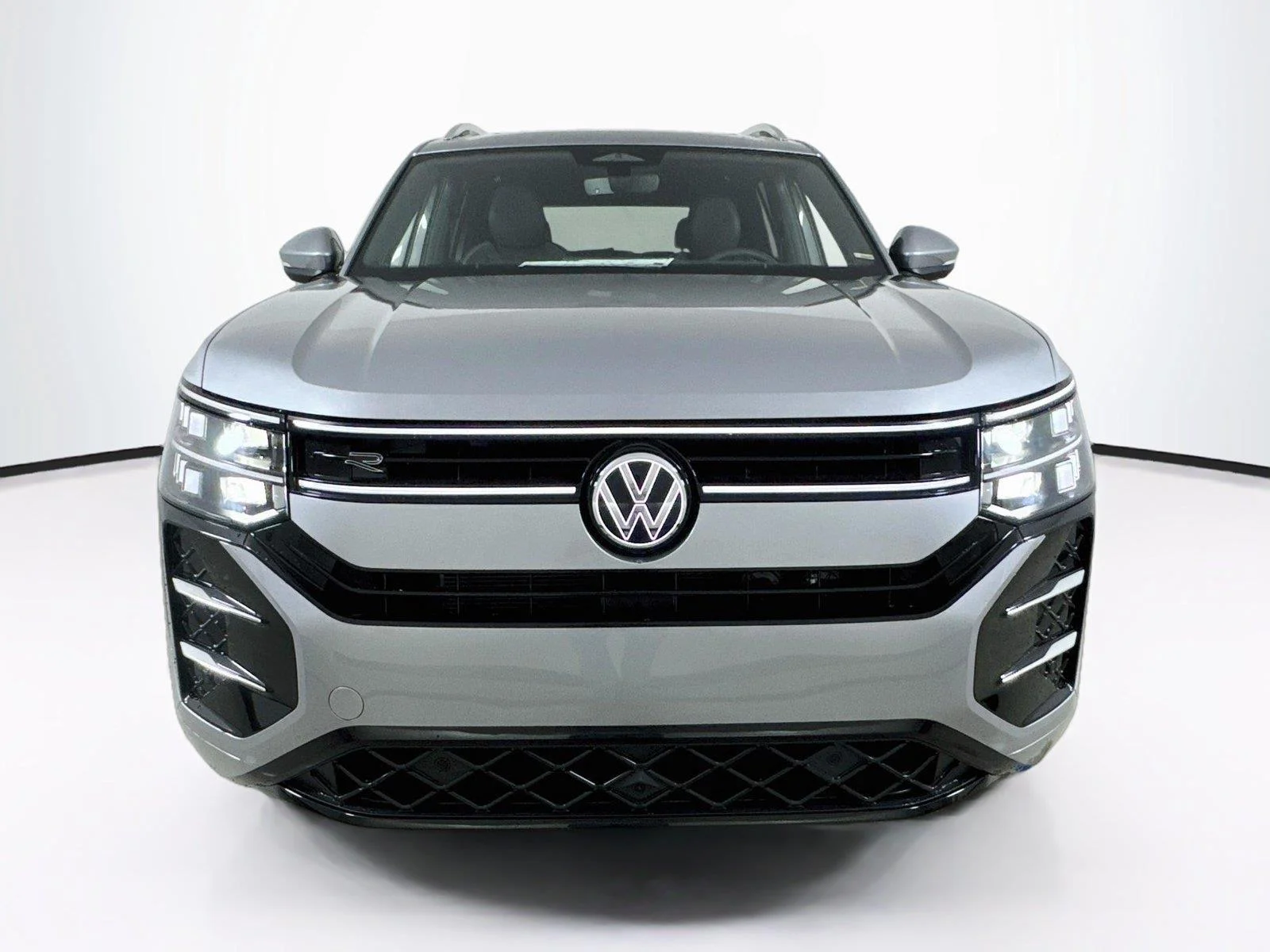 New 2027 Silver Mist Metallic Volkswagen SEL Premium R-Line image 4
