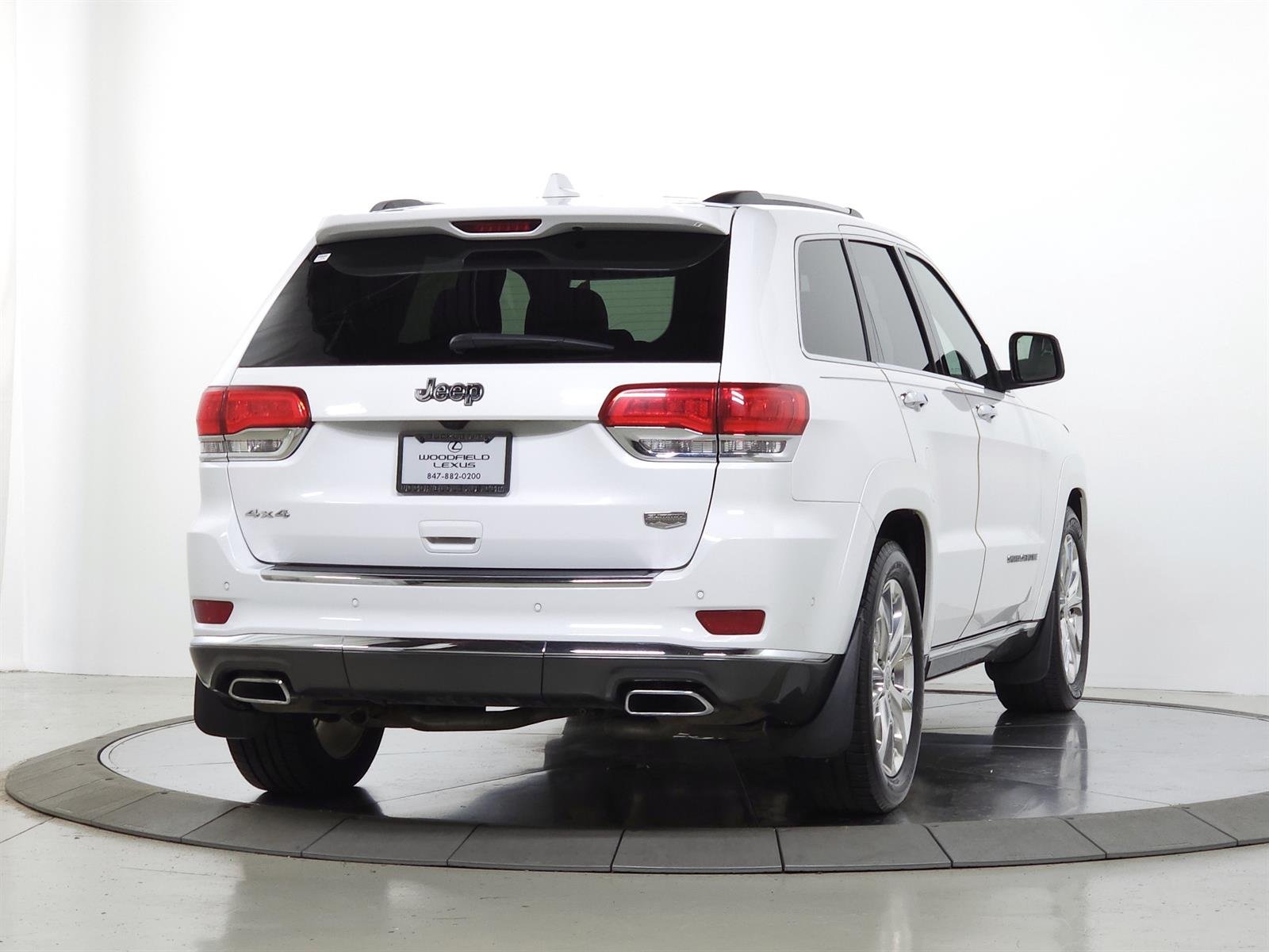 Used 2019 White Jeep Summit image 8