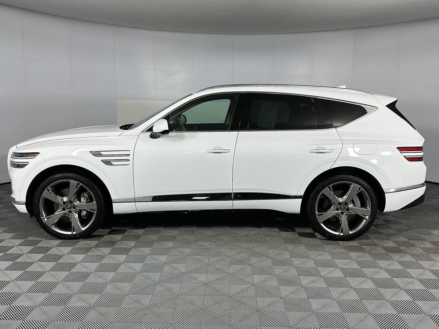 Used 2023 Alta White Genesis 3.5T image 7