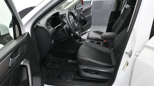 Used 2022 White Volkswagen 2.0T SE image 9