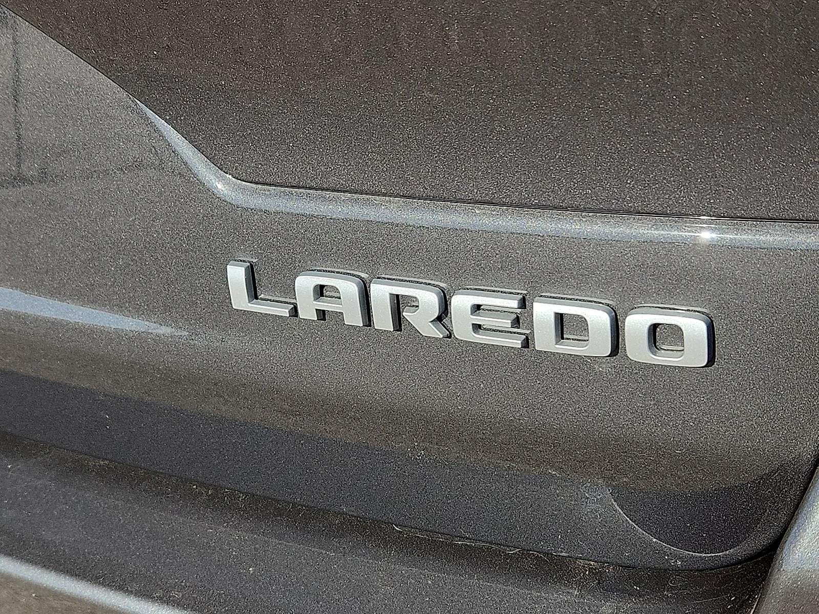 New 2025 Baltic Gray Metallic Clear-Coat  Paint Jeep LAREDO X 4X4 image 9