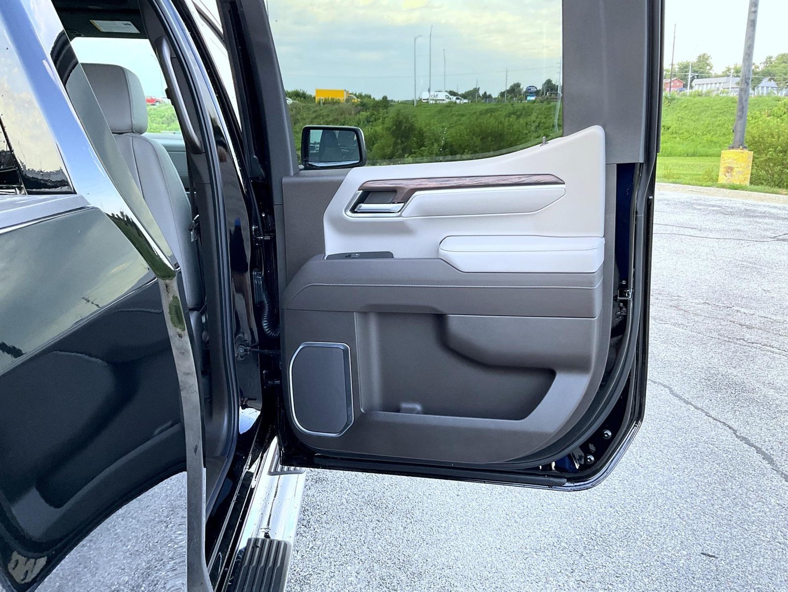 2026 GMC Sierra 1500 SLT - Photo 17