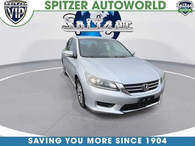 Used 2013 Silver Honda LX image 3
