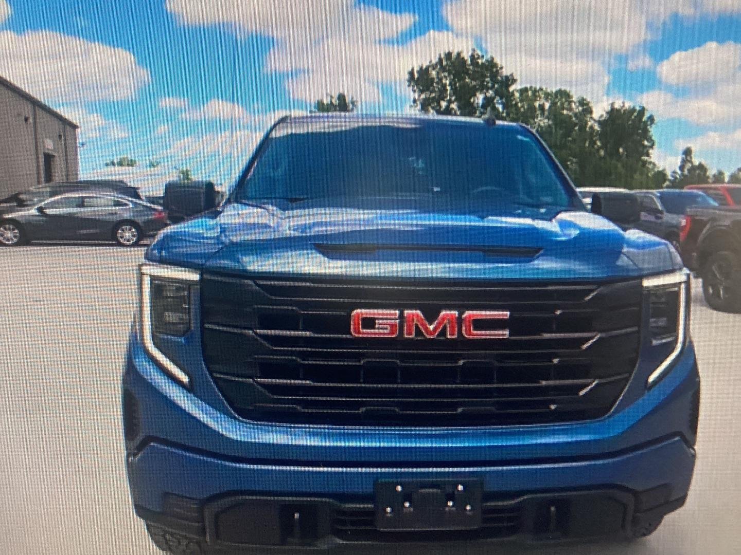 Used 2024 Downpour Metallic GMC Pro image 8