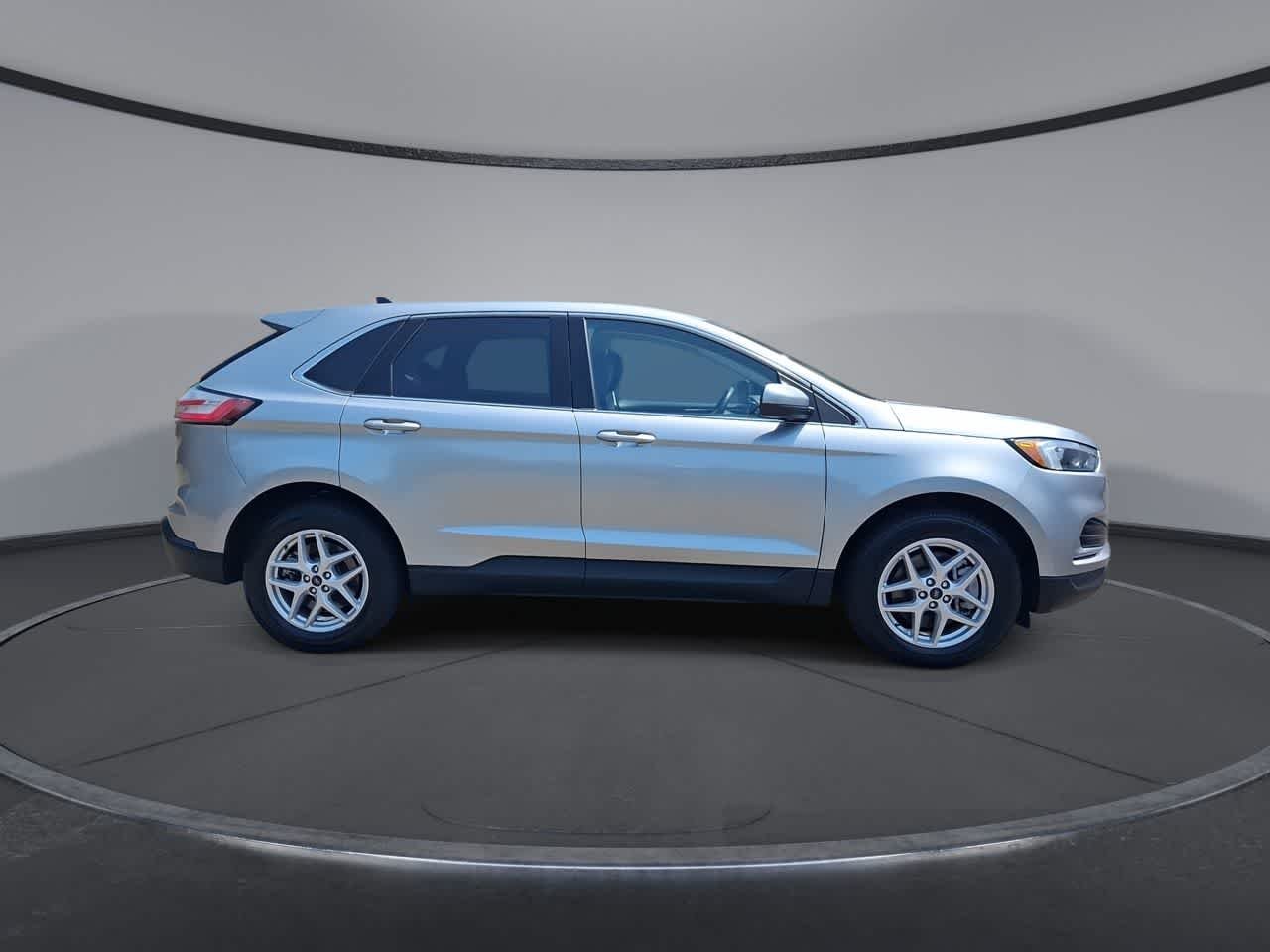 Used 2023 Iconic Silver Metallic Ford SEL image 9