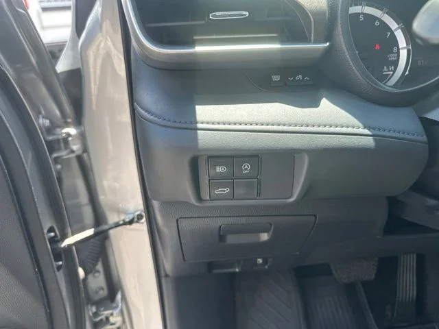 Used 2023 Silver Toyota LE image 18