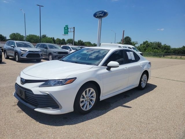 Used 2024 Ice Toyota LE image 15