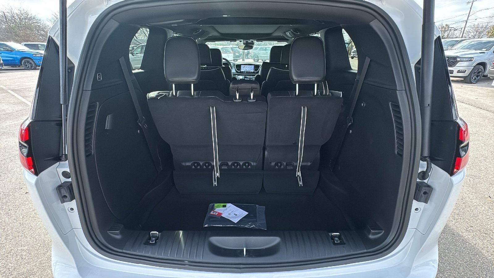 2026 Chrysler Pacifica Limited - Photo 24