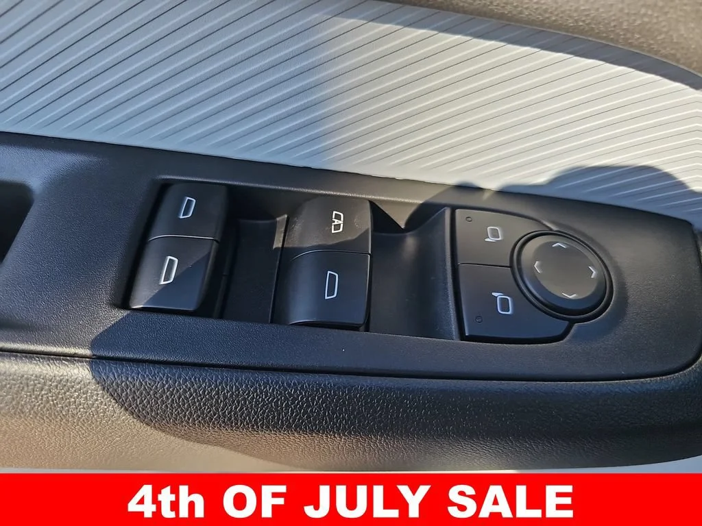 2027 Chevrolet Bolt RS - Photo 27