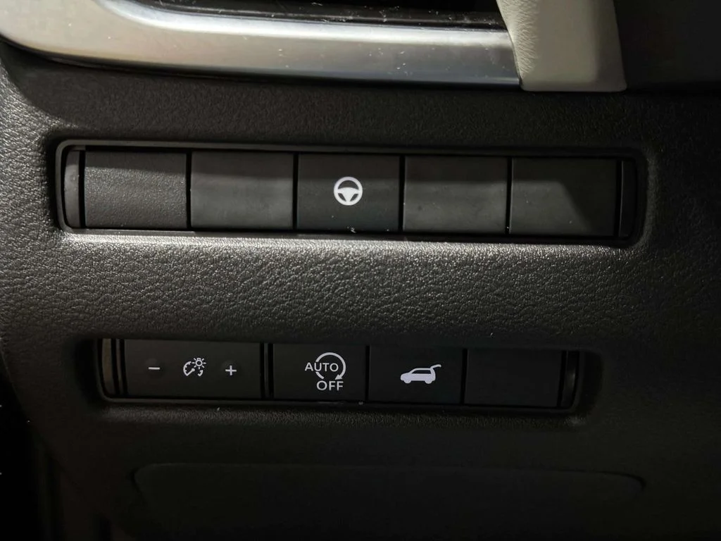 Certified Used 2023 Super Black Nissan SL image 22