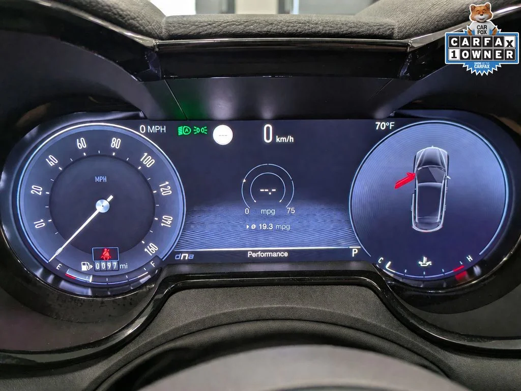 Used 2025  Alfa Romeo  image 16