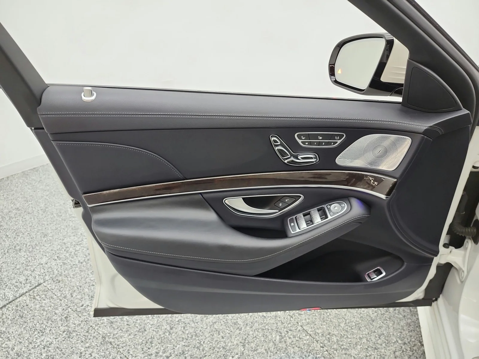 Used 2020 designo Diamond White Mercedes-Benz S 560 Sedan image 14
