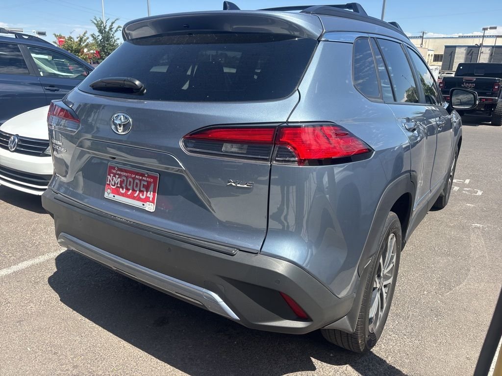 Used 2025  Toyota XLE image 6