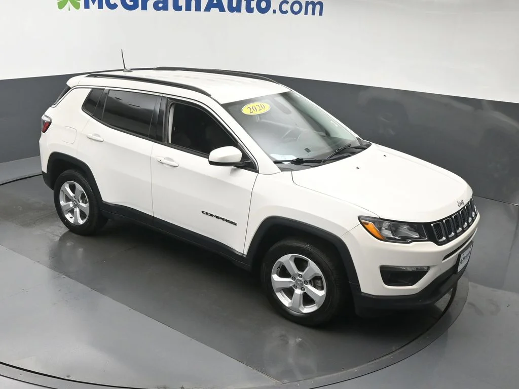 Used 2020 White Jeep Latitude image 3