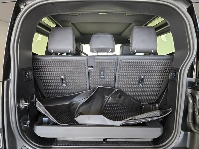 Used 2024 Gray Land Rover V8 image 12