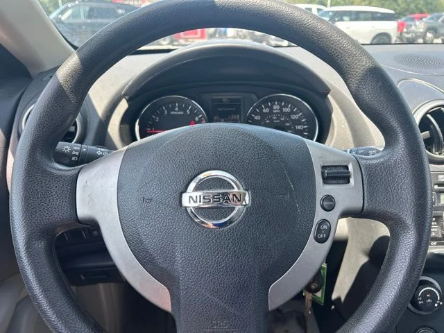 Used 2013 Silver Nissan S image 19