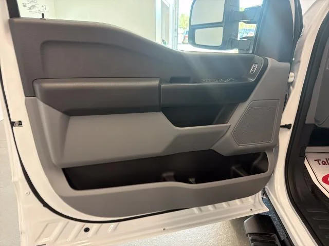 New 2027 Oxford White Ford F-350® XL image 28