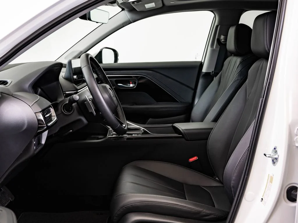 Used 2025 Platinum White Pearl Acura  image 22