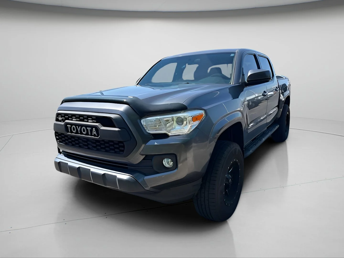 Used 2017 Magnetic Gray Metallic Toyota SR5 image 2