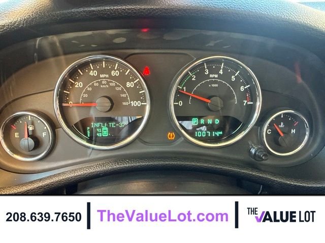 Used 2015 Silver Jeep Unlimited Sport image 22