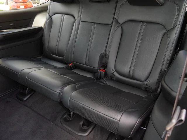 New 2026 Bright White Clear-Coat Exterior Paint Jeep Limited Altitude image 14