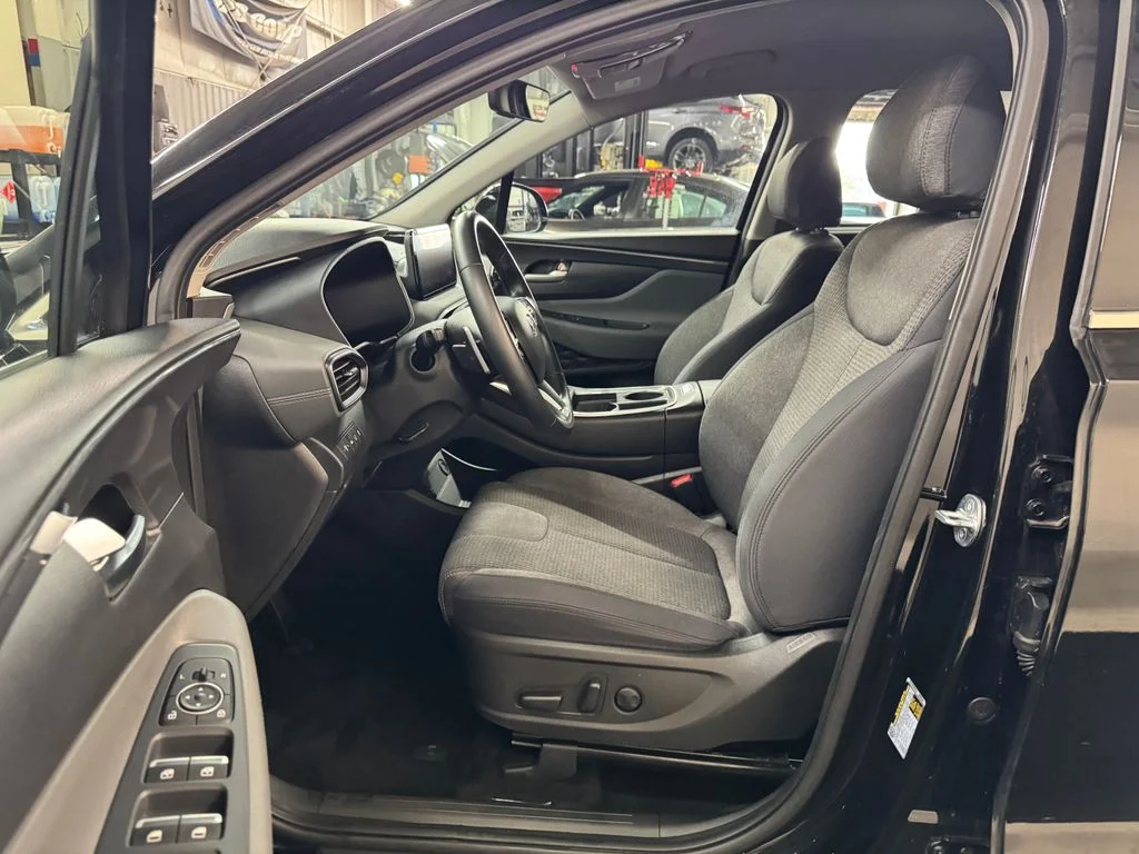 Used 2023 Black Hyundai Blue image 15