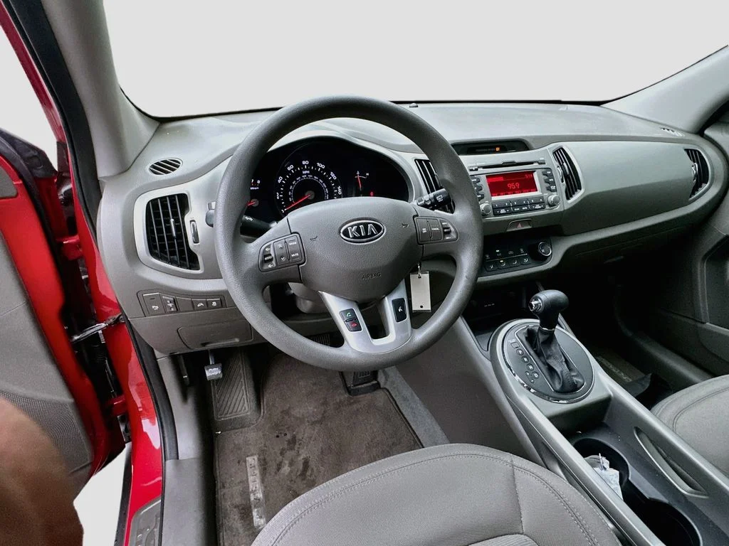 Used 2012 Red Kia LX image 11