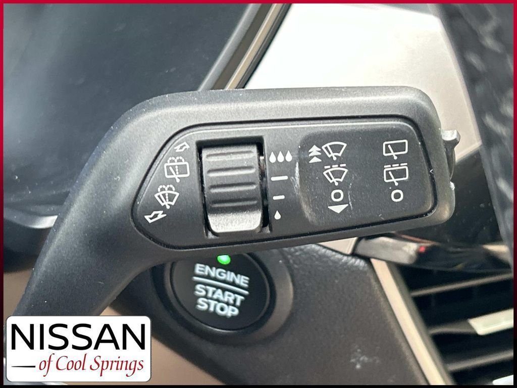 Used 2021 Black Ford SEL image 37