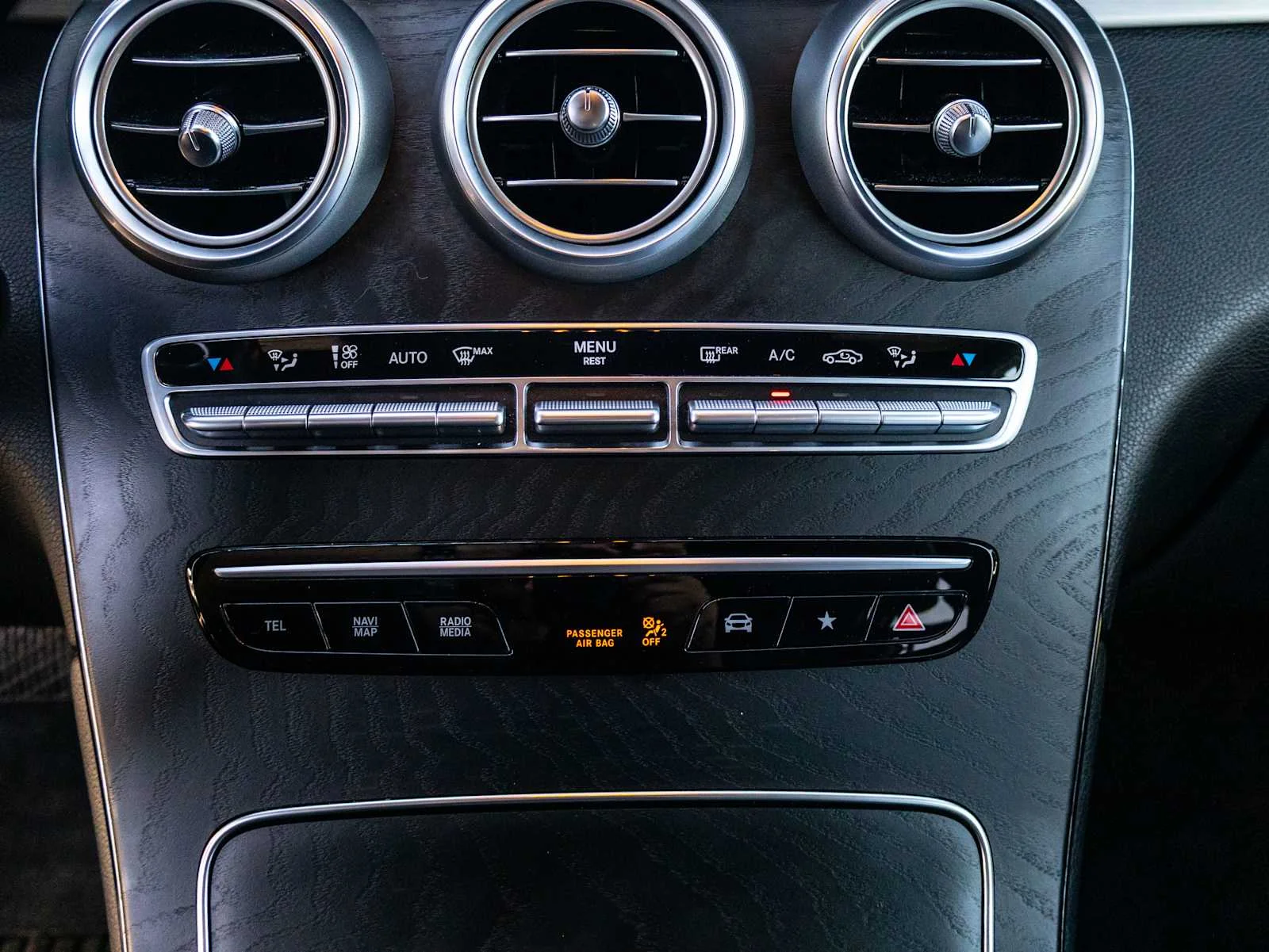 Used 2020  Mercedes-Benz GLC 300 image 31