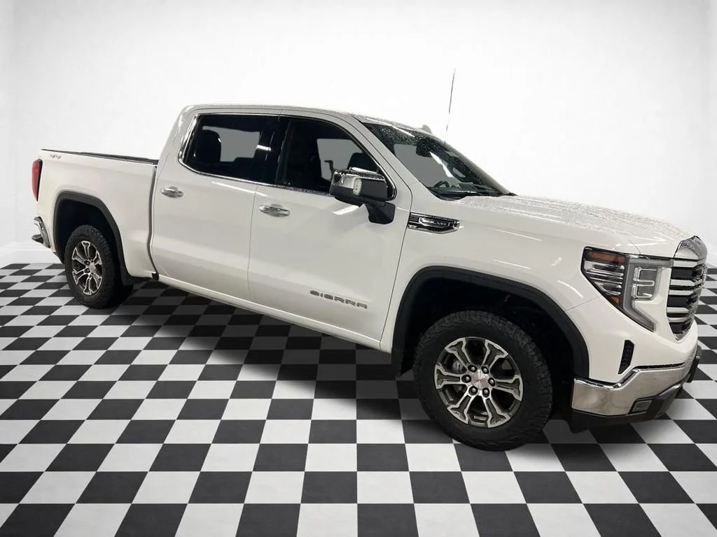 2025 GMC Sierra 4WD Crew Cab Short Box SLT's photo