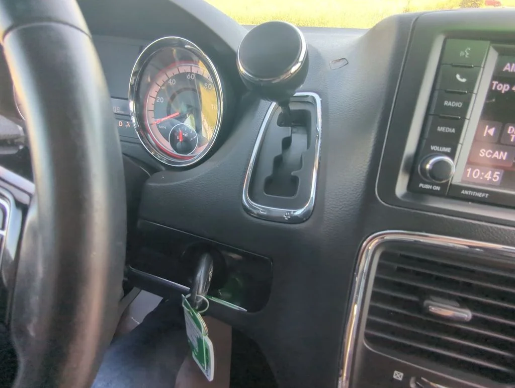 Used 2019 Gray Dodge SXT image 20