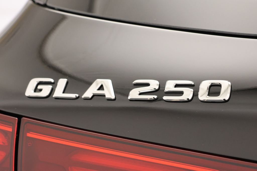 New 2026 Night Black Mercedes-Benz GLA 250 image 9