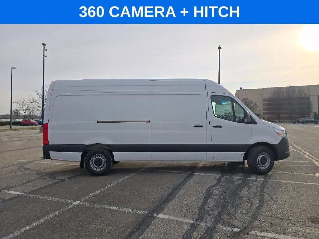 New 2026 Arctic White Mercedes-Benz Cargo 170 WB image 11
