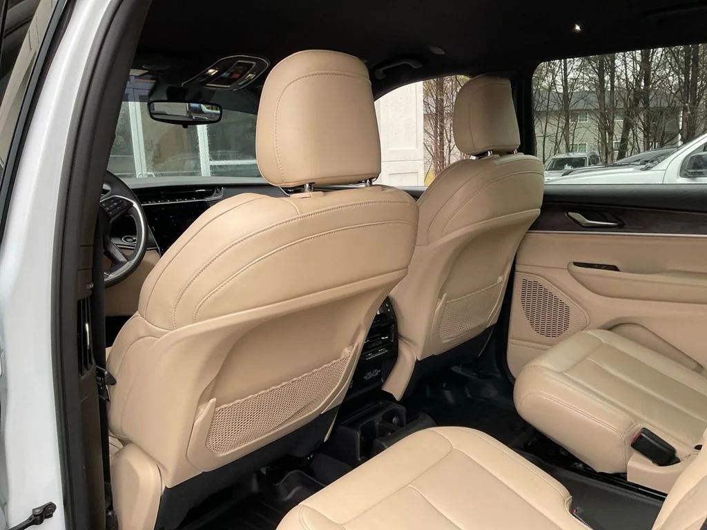 Used 2023 White Jeep Limited image 31