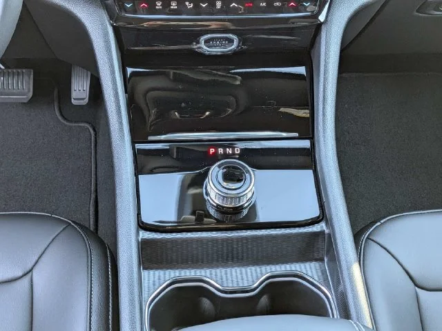 New 2027 White Jeep Limited image 21