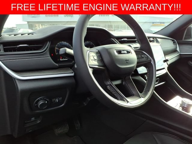 New 2026 Silver Zynith Exterior Paint Jeep Altitude image 14